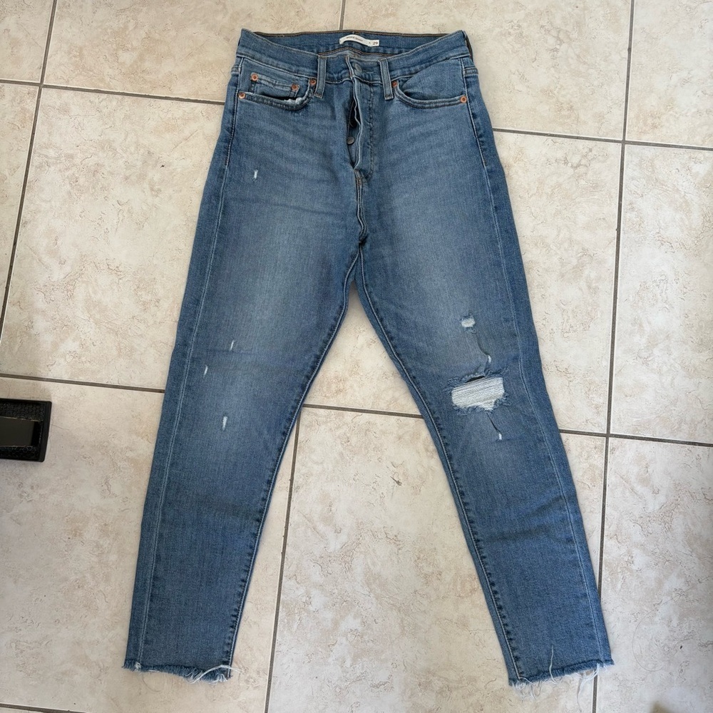 Levi's Straight Leg Jeans in Medium Blue with Distressed Detailing - Picture 2 of 7